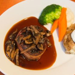 THE VILLAGE RESTAURANT - Photo