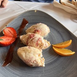 Restaurant Italy - Almond cookie mousse