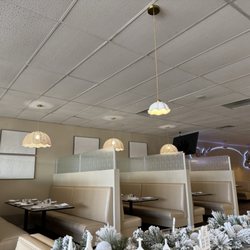 Hannah's Bar & Grill - Dining area