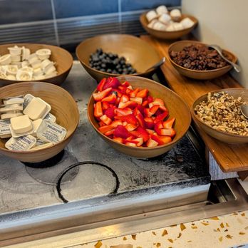 Element - Breakfast - Hotels Near Me - Calgary, Alberta