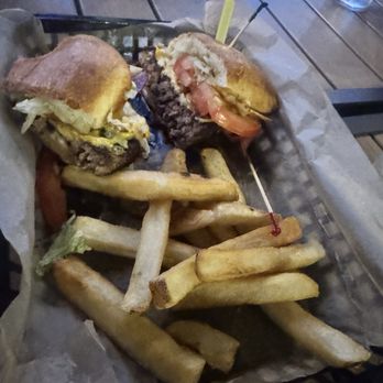 Winking Lizard - Bo-Mans burger - Burgers Near Me - Akron, Ohio Winking Lizard - Bo-Mans burger - Burgers Near Me - Akron, Ohio