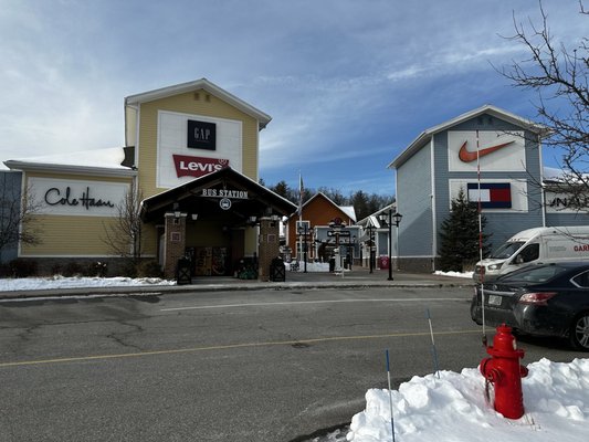 Merrimack Premium Outlets by null