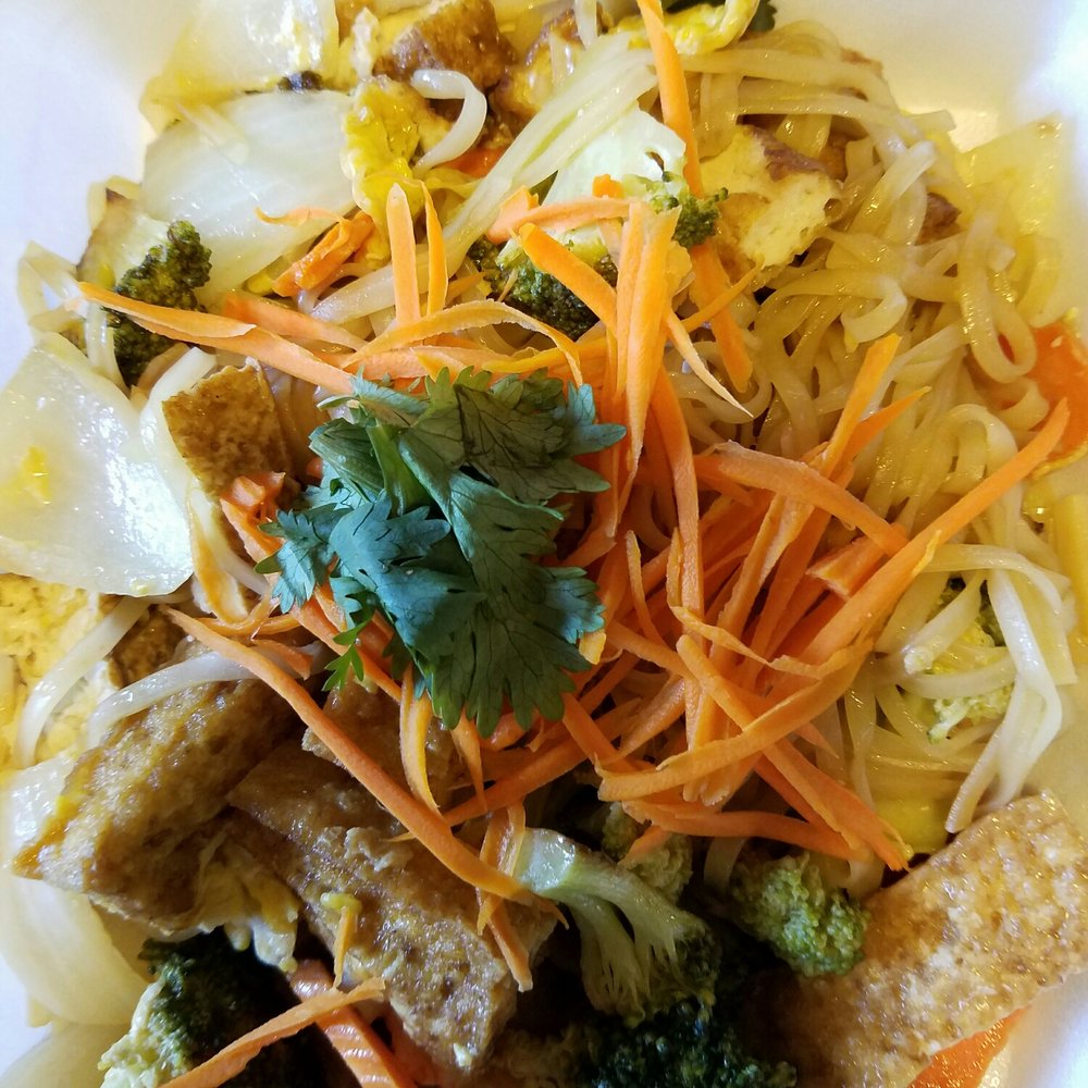 Craving Thai - Pad See Ew with tofu ($9.95) made with thinner noodles, which were unseparated and not mixed with the broccoli & other ingredients. - Thai Near Me - Koloa, Hawaii Craving Thai - Pad See Ew with tofu ($9.95) made with thinner noodles, which were unseparated and not mixed with the broccoli & other ingredients. - Thai Near Me - Koloa, Hawaii