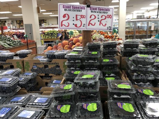 Giant Farmers Market 324 Main St Hackensack Nj Food Markets Mapquest