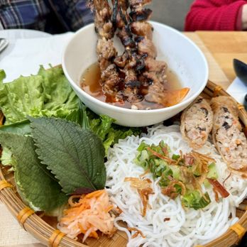 Ba Sa - Vermicelli with grilled pork - Vietnamese Near Me - Bainbridge Island, Washington Ba Sa - Vermicelli with grilled pork - Vietnamese Near Me - Bainbridge Island, Washington