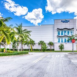 SmartStop Self Storage - Storefront