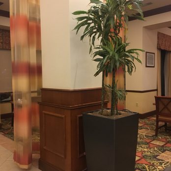 Hilton Garden Inn Oconomowoc - Hotels Near Me - Oconomowoc, Wisconsin