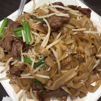 Golden Tree Restaurant - Beef Chow Fun IG/TikTok: reservationforfrancesca - Chinese Near Me - Los Angeles, California