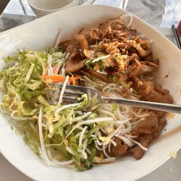 Grilled pork vermicelli bowl ( minus the egg roll I ate) Grilled pork vermicelli bowl ( minus the egg roll I ate)
