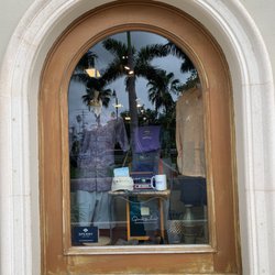 Captain's Landing - Window display