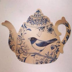 Papemelroti - A pretty teapot postcard from Papemelroti