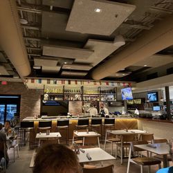Hungry's - Rice Village - Bar area
