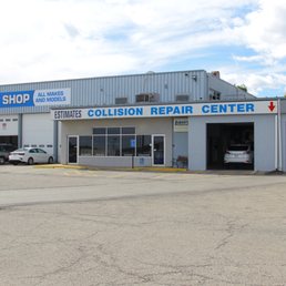 Exterior photo of CARSTAR Smart Collision Express Quad Cities - Davenport, Iowa Exterior photo of CARSTAR Smart Collision Express Quad Cities - Davenport, Iowa