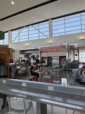Detroit Metropolitan Wayne County Airport by null