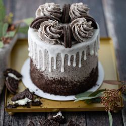 Queen City Cupcakes & Gift Shop - Cookies & cream cake