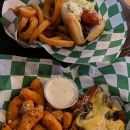 MILWAUKEE BRAT HOUSE - 597 Photos & 649 Reviews - Pubs - 1013 N Old