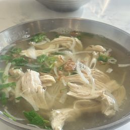17. 19. Phở Gà 17. 19. Phở Gà