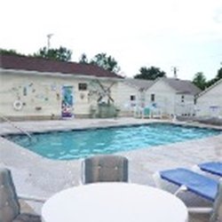 Blue Spruce Motel & Cabins - Our fun, heated pool!