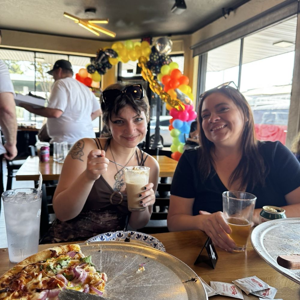 Retro Pie - Family with hard root beer float and the Hickory Hen pizza - Pizza Near Me - Manteca, California Retro Pie - Family with hard root beer float and the Hickory Hen pizza - Pizza Near Me - Manteca, California
