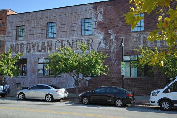 Bob Dylan Center by null