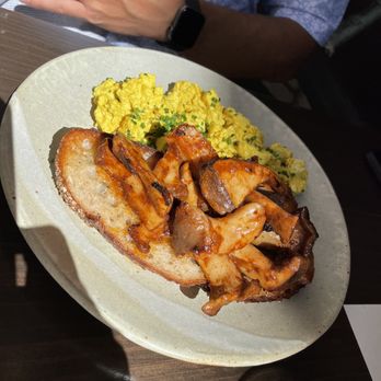 Little Saint - Tofu scramble with trumpet mushrooms - Vegan Near Me - Healdsburg, California