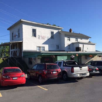 Ruston's Diner - Not much to look at from the outside - Diners Near Me - Jamesville, New York
