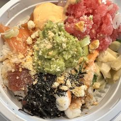 Chirashi. 2 stars. IG: @amei.eats