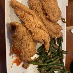Frumpy Joe's - Catfish and green beans