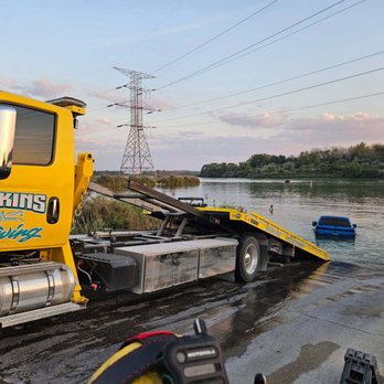 Hopkins Towing - Towing Near Me - Wilmington, Illinois Hopkins Towing - Towing Near Me - Wilmington, Illinois