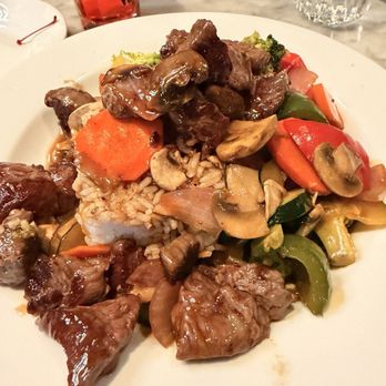 Pear Street Bistro - Steak and veggie Stir Fry Dinner - New American Near Me - Pinole, California Pear Street Bistro - Steak and veggie Stir Fry Dinner - New American Near Me - Pinole, California