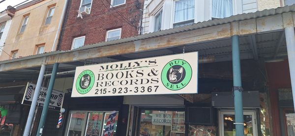 Molly's Books & Records by null