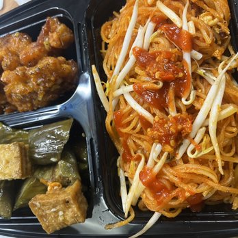 Madame Saigon - 6/15/22 large entree $12.95 + tax - Vietnamese Near Me - Honolulu, Hawaii