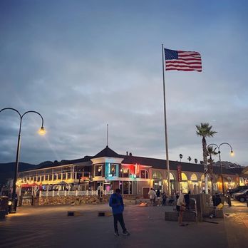 Wooly's - Restaurant - Seafood Near Me - Pismo Beach, California