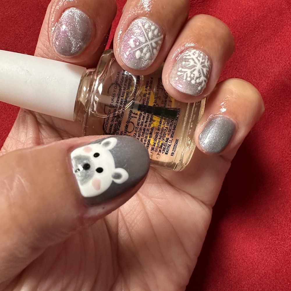 Nail Art Studio - Look at this adorable bear! - Nail Salons Near Me - Northbrook, Illinois Nail Art Studio - Look at this adorable bear! - Nail Salons Near Me - Northbrook, Illinois