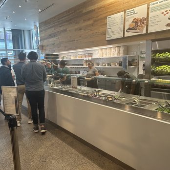 sweetgreen - Healthy Salads, Wraps, and Bowls - Salad Near Me - Chicago, Illinois