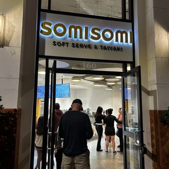 Somisomi - Outside - Ice Cream & Frozen Yogurt Near Me - Huntington Beach, California Somisomi - Outside - Ice Cream & Frozen Yogurt Near Me - Huntington Beach, California
