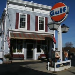 Wolfe's Market & Pizza - Storefront