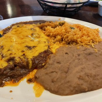 Mia's Mexican Grill - Chili meat enchiladas - Mexican Near Me - San Antonio, Texas Mia's Mexican Grill - Chili meat enchiladas - Mexican Near Me - San Antonio, Texas