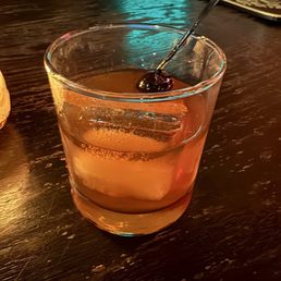 Old fashion with Evan Williams (Bottled n Bond) 100 proof Old fashion with Evan Williams (Bottled n Bond) 100 proof