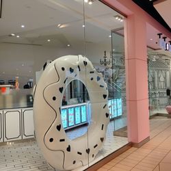 Le Donut Stop - Super cute looking store