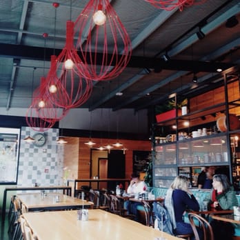 Bread & Butter - In the weekend it's choccas but there's plenty of space during the week! - Breakfast & Brunch Near Me - Grey Lynn, AUK