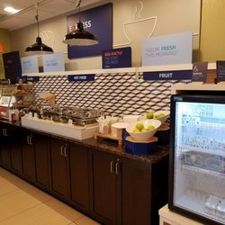 Holiday Inn Express & Suites Geneva Finger Lakes - Breakfast offerings