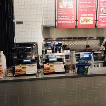 Habit Burger & Grill - Order station - Salad Near Me - Echo Park, California