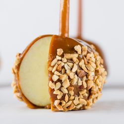 Minonk Chocolate Company - Sliced Caramel Apple