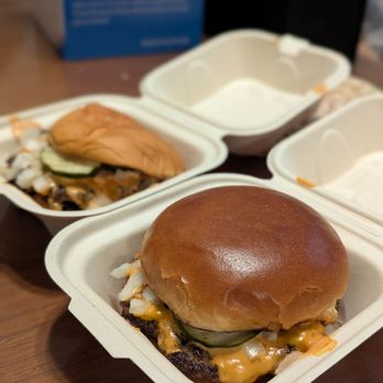 Hard Hat Lounge - Vegan burger - Dive Bars Near Me - Las Vegas, Nevada Hard Hat Lounge - Vegan burger - Dive Bars Near Me - Las Vegas, Nevada