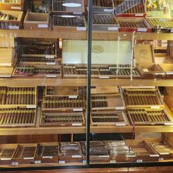 Twins Smoke Shop