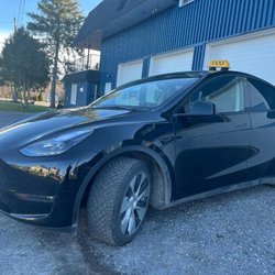Murray's Taxi - Experience 24/7 service in style with our fleet of modern Teslas!.