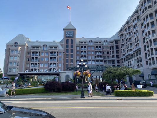 Hotel Grand Pacific by null