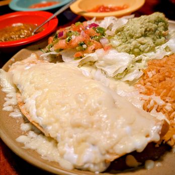 Ay Caramba - Chicken Queso Fundido lunch special, $6.95 - Mexican Near Me - Monroe, North Carolina Ay Caramba - Chicken Queso Fundido lunch special, $6.95 - Mexican Near Me - Monroe, North Carolina