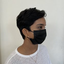 Salon Beyond - Cute cropped pixie